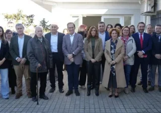 todos los representantes de ambas entidades en el "Espacio Fundación Mapfre" de Villanueva de la Serena