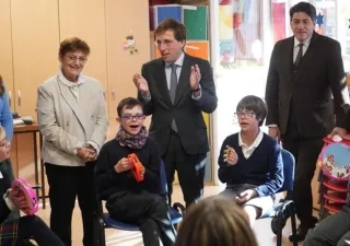 Martínez Almeida en un acto con personas con síndrome de down en Madrid