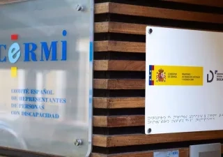 Cartel de cermi junto al del observatorio nacional de la discapacidad