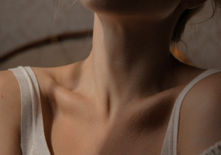 cuello de mujer