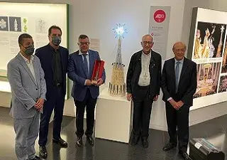 Presentación de la maqueta de la Torre de María de la Sagrada Familia, con la presencia de José Luis Martínez Donoso (Fuente: ONCE)