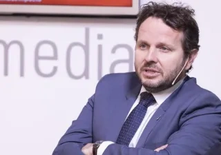 El director de Relaciones Internacionales del Grupo Social ONCE en el plató de Servimedia TV