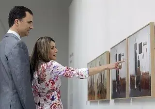 Reyes de España en una exposición de arte y cultura