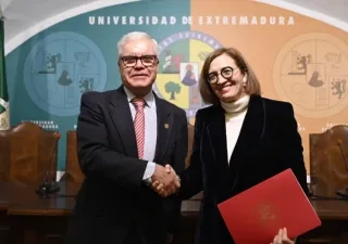 Los dos representantes del acuerdo en la universidad