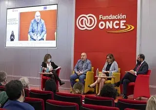 Momento de la jornada donde se presentó el Estudio de Fundación ONCE sobre los universitarios con discapacidad, con algunas de las autoridades presentes