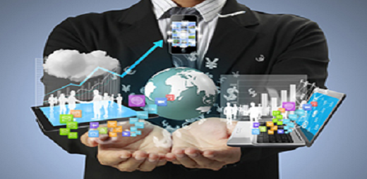 Una persona con varias tecnologías como es ordenador, tableta, internet, etc.